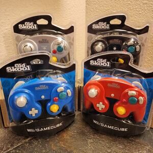 4 Gamecube Controllers - 4 Colors Bundle (NEW), Red Blue Silver Black - Nintendo